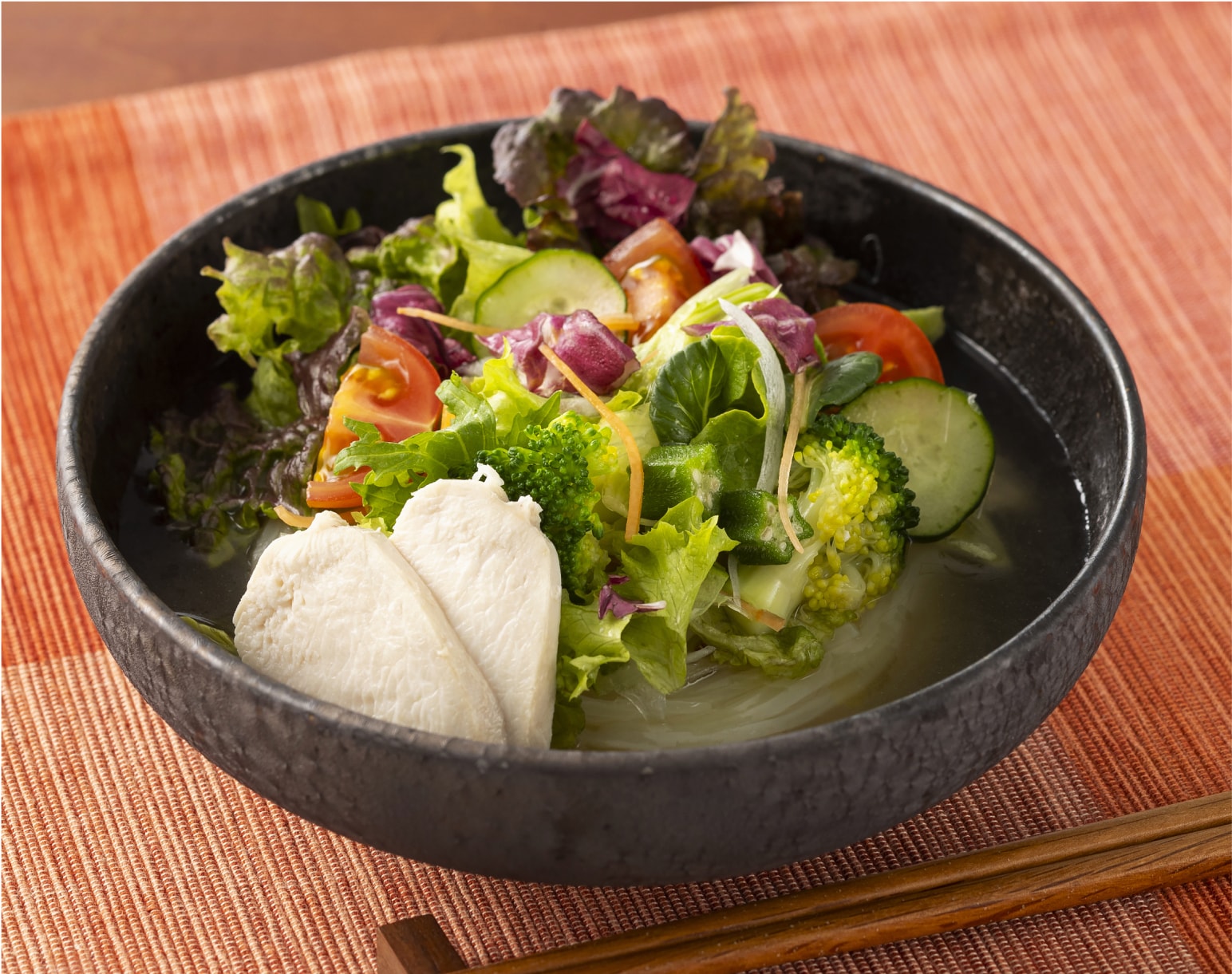 野菜たっぷり サラダ冷麺